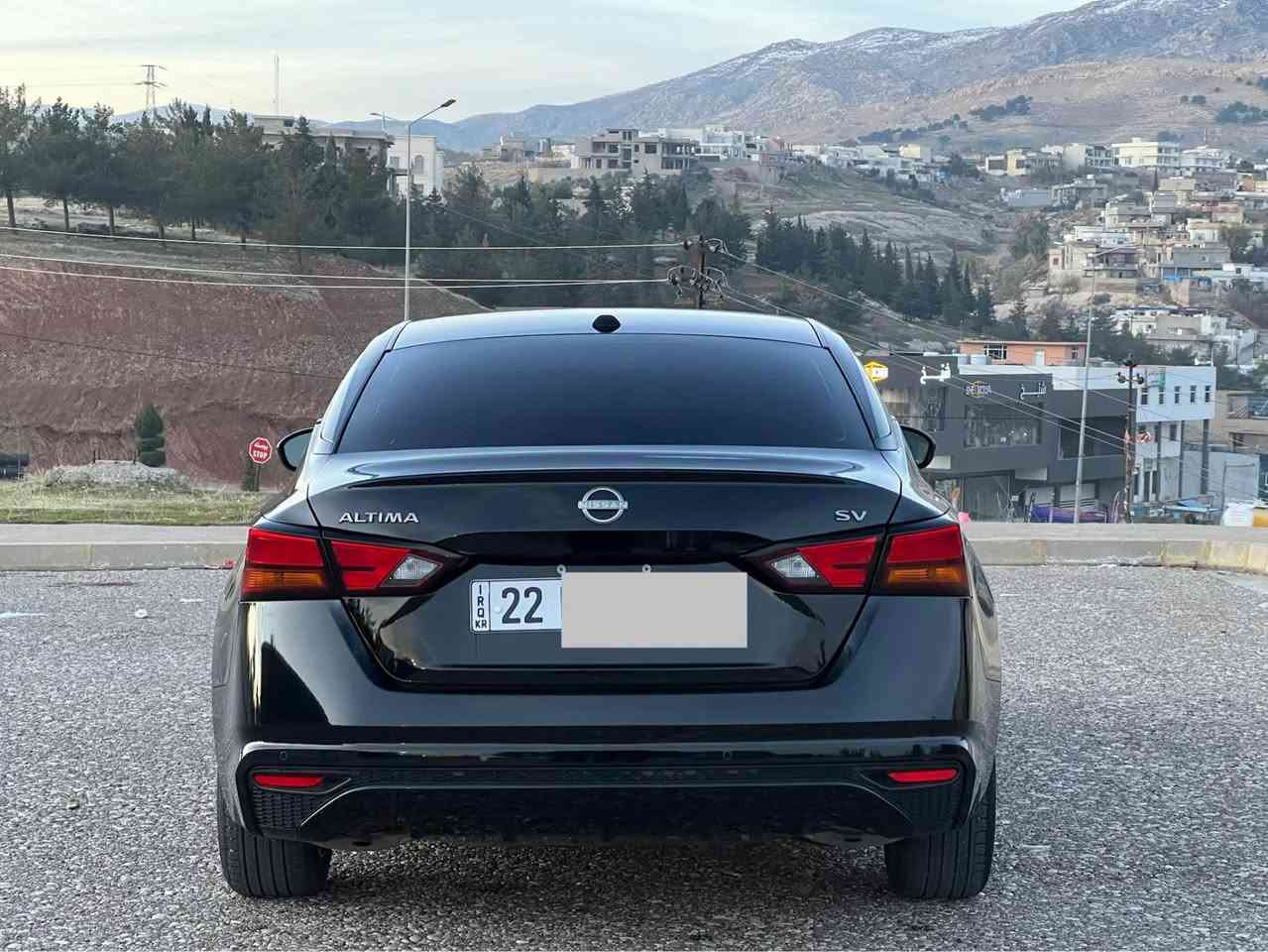 السلام عليكم 
للبيع نيسان التيما موديل 2023 اسود قطران
سعر  150 $$$
السيارة رقم أربيل بسمي تحويل وكآلة تريد حاضر نفس اليوم
مكينه وكير وتبريد كله بشرط وين ماتريد افحص
محرك 2500 المرغوب اربعه سلندر بدون تيربو وبدون دبل اكسل
مواصفات SV 
كشن كهربائي 
رادار امامي وخلفي وجانبي كله شغال شرط
بصمه 
ابواب بصمه 
صندوق بصمه
تحديد سرعه
تشغيل عن بعد
حساسات خلفي جانبي كلو شغال شركة
أربع أطارات أصلي قبل أسبوع شديت جديد
السيارة خير من الله على وضع الشركة 
دينار مصرف مآبيها جاهزة
شاشه وكاميرا
ماشيه 36 آلف 
وبعد بيها مواصفات 
سيارا بيها جاملغ وبنيند بدون شواصي
رقم شاصي موجود مع صور
ارباك فقط ستيرن وراجع سستم
سيارا احلى من صور سيارا نظيفه ما بيها مصرف
حجر كزوز بشرط
هاتف ☎️ *********** واتساب موجود 
العنوان عقرة تبعد عن الموصل واربيل مسافة تقريباً ساعة اخي وعزيزي مو شراي لاتراسل واعبر المنشور ؟؟؟ دهوك, العراق
