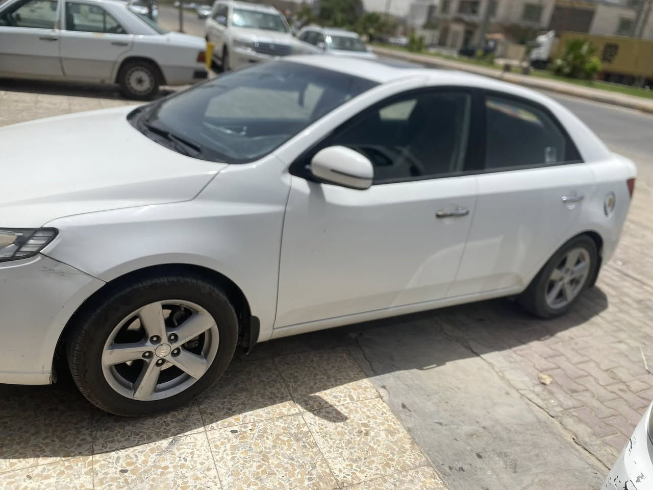 كيا سيراتو 13 فول عده البصمه رقم بصره بسمي سنوية جديده بيه قليل صبغ تلكيطات السعر 100 او بيها مجال 
قليل ***********
