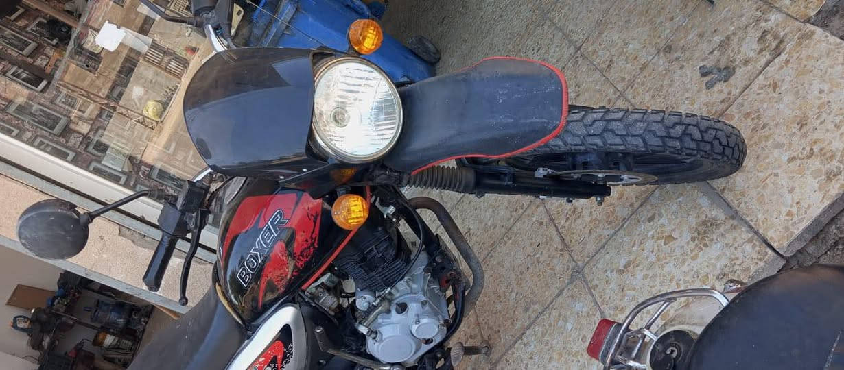 السلام عليكم .دراجه بوكسر .جاهزه. للبيع السعر مليون بدون اوراق .اكفلك عشائريا رقمي *********** مكاني الشعب الدراجه نظيفه كلش ما طالع بيها. موديل 2021 شهر 11
