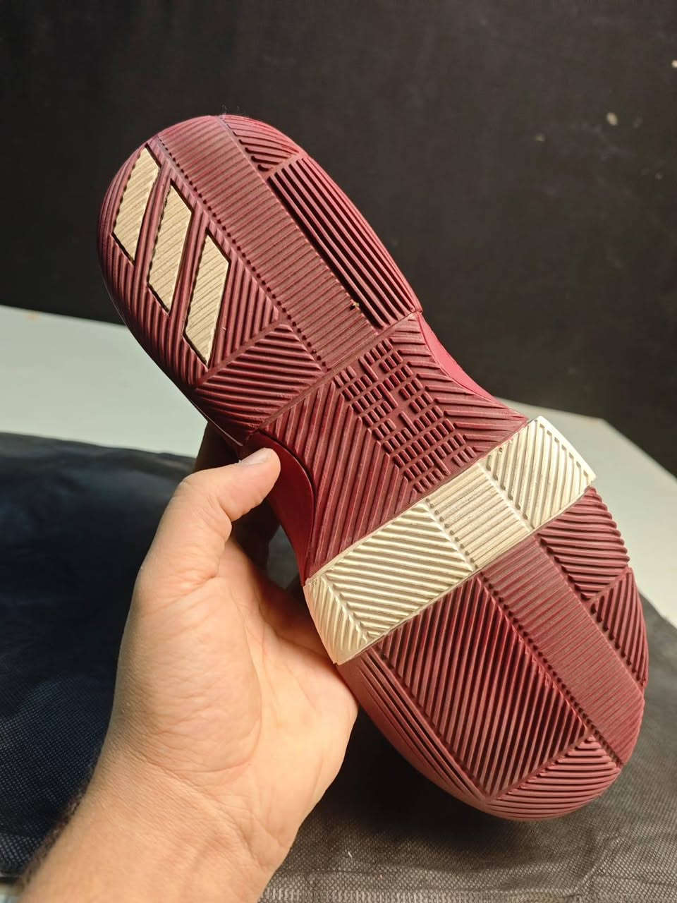 اديداس قياس 42 للتمرين صالات كرة السلة طائره
باله أوربي أصلي 
خدمة توصيل 🚕 لجميع محافظات العراق


**إذا كنت صاحب هذا الإعلان وتريد حذفه لأي سبب، رجاءا أرسل رسالة إلى الدعم الفني**