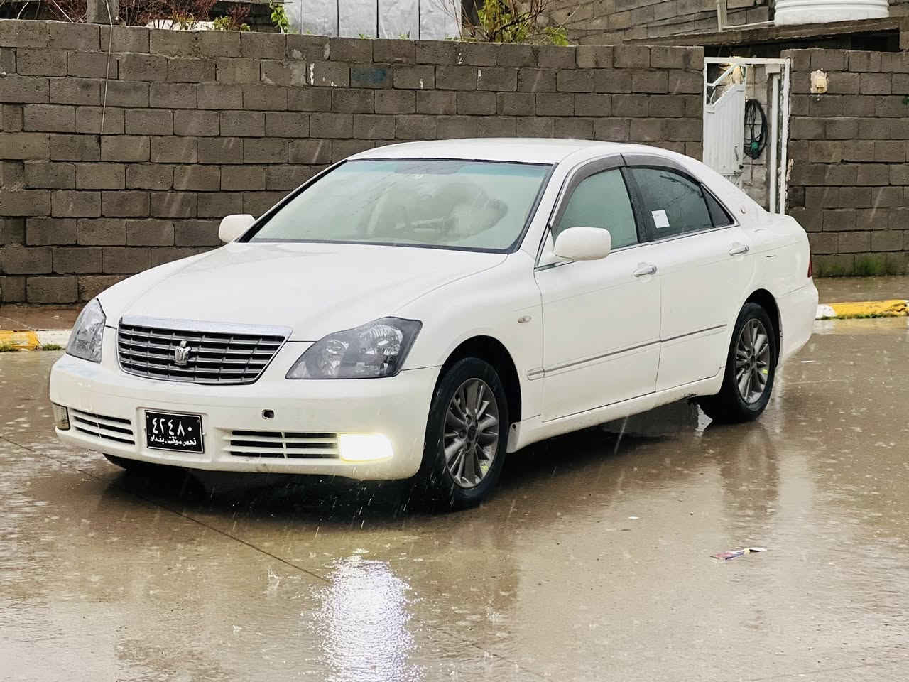 شاهانە 
بڕاوە 
مۆدێل ٢٠٠٧ ساج مەلەكی 
گێڕو مەكینەی گەورەیە ١٨٢
بێ دوكەڵ 
بەصمە ڕەساسی 
سێ دوگمەیە  
پەردەیە 
سوكانی كارەبایی 
ئاوێنە شەفت 
تەقەو ڕەقەی نییە
فۆڕمیگای نەشكاوە  
سەقفی وەك شوشەیە 
دەعو لێدراوی نییە 
كەڤەر گۆڕاوو شەنسی كۆسەرە نییە 
 سیعری ٥٣ گەڵاو مەجال 
شوێن /سەید سادق 
ژ.م/***********
***********
