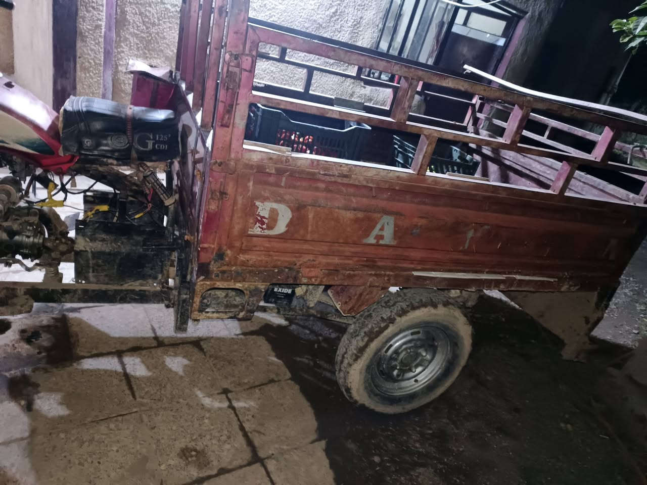 السلام عليكم
ستوتة دايوان حمرة موديل 2013 اوراق كاملة مكفولة من لحيم من اي شي اكسل مال ام الطير السعر 600 وبيهة مجال كهربائيات كاملة المكان الحديد تتن للاتصال *********** واتساب كذالك
