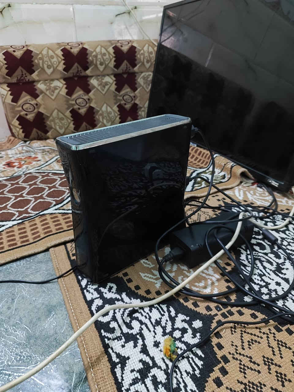 السلام عليكم اكس بوكس 360
للبيع جهاز نضيف كامل ملحقات 68لعبه بي سعرة 120
 وبي مجال قليل مكاني ناصريه مركز رقمي ***********
