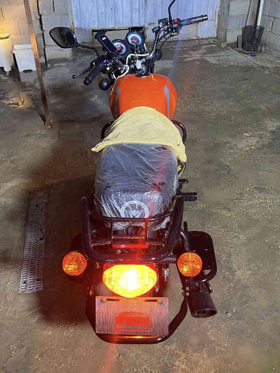 سلام عليكم ورحمة الله وبركاته دايوان موديل 2026 أوراق سكنر صار ١٥ يوم من طالعه من المعرض سعره 1600 وبيها مجال بصيط 
مكانيً بابل الحصوه 
***********
واني خادم ❤️
