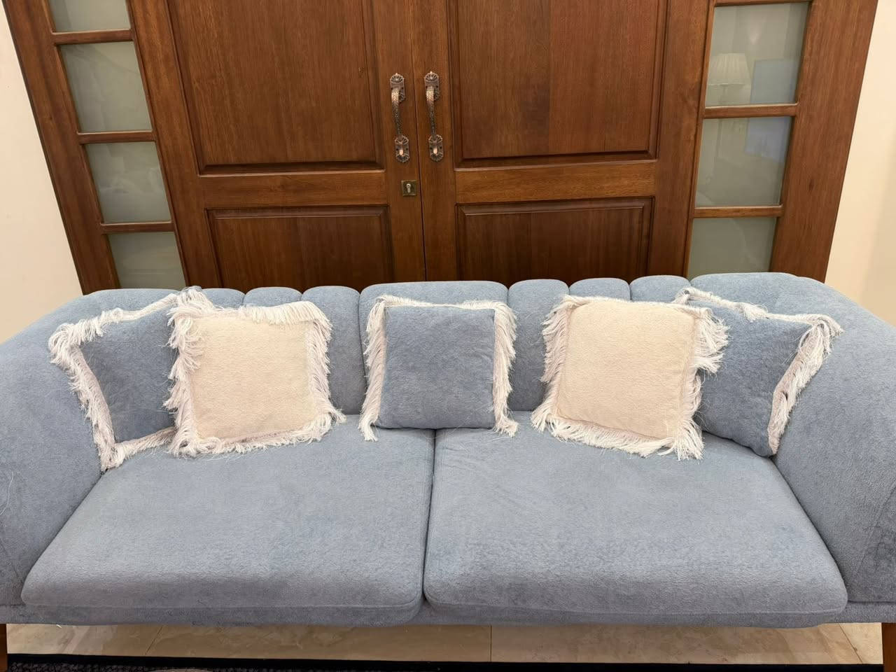 تخم ٨ مقاعد استخدام قليل
مع طباخ ماركه DLC للبيع في اليرموك للاستفسار ***********
