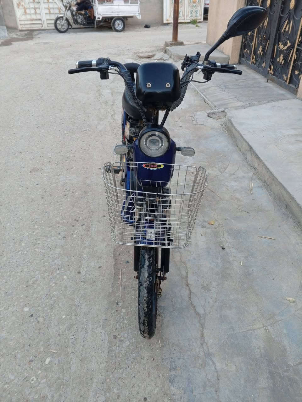 السلام وعليكم بايسكل شحن للبيع بطاريات جدد السعر 190 وبي مجال الاتصال على الرقم ***********
