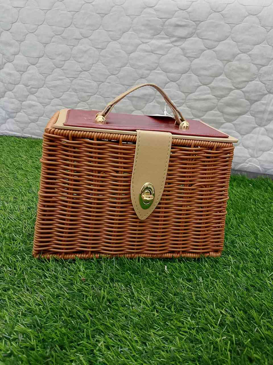 بوكس خيزران ١٣ع اول تم
توصيل متوفر


**إذا كنت صاحب هذا الإعلان وتريد حذفه لأي سبب، رجاءا أرسل رسالة إلى الدعم الفني**