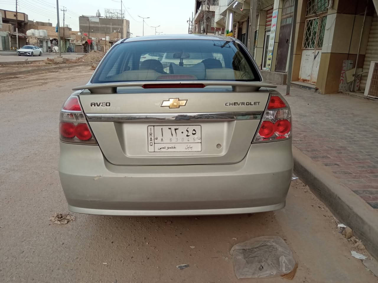 افيو موديل ٢٠١٣ لون سلفر ماشية ٢٠٠ ما بيها نقص تبريد شغال حداديه كامله حالة المحرك جيده جدا السيارة فقط لأستخدامي الشخصي لكن بيها تبديل الجنطه وصبغ جارد الجنطة والجاملغ الخلفي والدعامية الخلفيه . السعر 70 ، ممتواجد ع الفيس ، للأستفسار ***********
