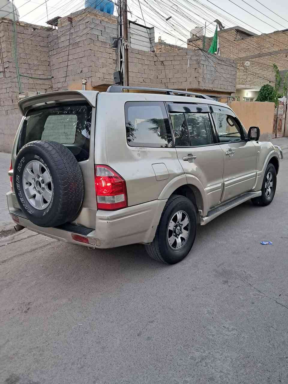 للبيع باجيرو موديل ٢٠٠٤ مكينه وكير نضاف عل فحص مكينه ٣٠٠٠ مرغوب مصبوغة جماليه اثر جرادوشخوط فقط تخم تاير جديد صدر جديد امامي خلفي تبريد شغال ثلج تتفئة شغاله تحكم كشنات تنته صقف شاشه تحكم مري سياره جاهزه ماكو اي نقص تجي وشوف قتصاديه بل بانزين شراي يخابر حي النصر بغداد ***********شرط التحويل مابيع قصد ولا اراوس

