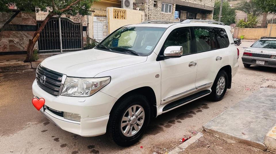 سلام عليكم 

لاندكروز ستينية اصلية 2011 

مكفولة كفالة عامة ملاحظات بسيطة بيها

لايت زنون 
بصمتين 
كشنات بقلاوة جلد كهرباء 
فتحة 
ستة اسلندر 
هواي بية مواصفات معروفة مواصفات لاندكروز الستيني 
سيارة كلش كلش حلوة ونظيفة سونارها موجود اي تبديل وصبغ مابيها 
السعر 37 
للتواصل***********
