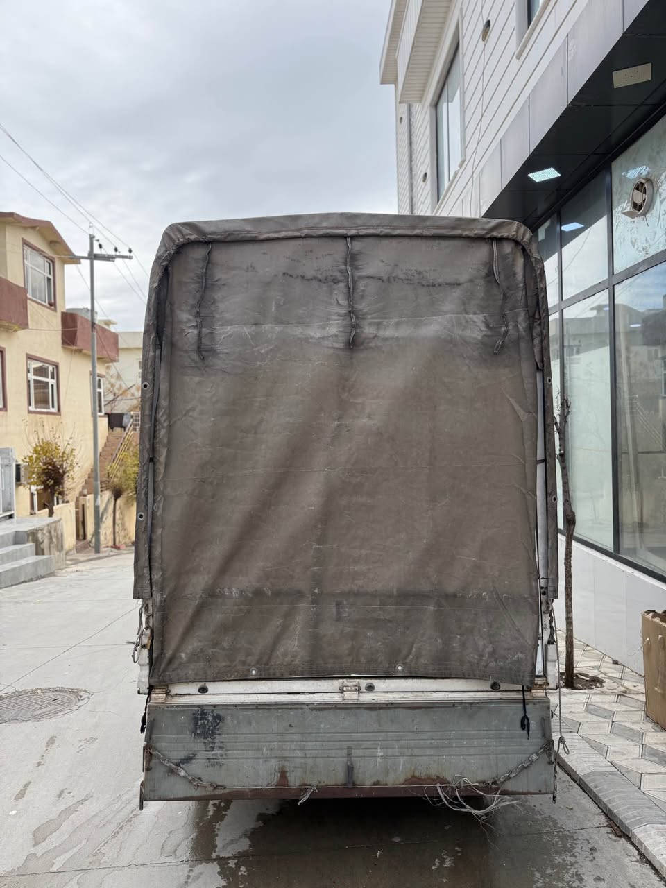 چەمچەو چادر و سەرچەمچە
قفڵ قفڵی ٣٠٠ هەزار دەرەجەیەک
*********** السليمانية, العراق
