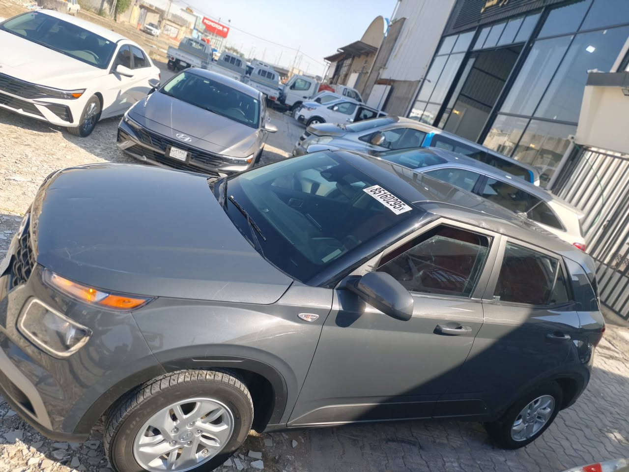 للبيع: هيونداي فينيو 2024 (اقتصادي) 🏎️
المواصفات: محرك 1.6L اقتصادي جداً، شاشة، كاميرا خلفية، تحكم ستيرن، رادارات أمان (نظام تنبيه الخروج عن المسار).
​الحالة: السيارة بحالة الزيرو، ايرباغ سليم، شاصي ولغد مكفول 100%.
​الحادث: تبديل بنيد فقط (خارجي) وبدون أي صبغ داخلي.
​الرقم: مرقمة بصرة (جاهزة للتحويل).
​السعر: 160 ورقة (16,000$).
​الموقع: البصرة.
​للتواصل: *********** 📞
