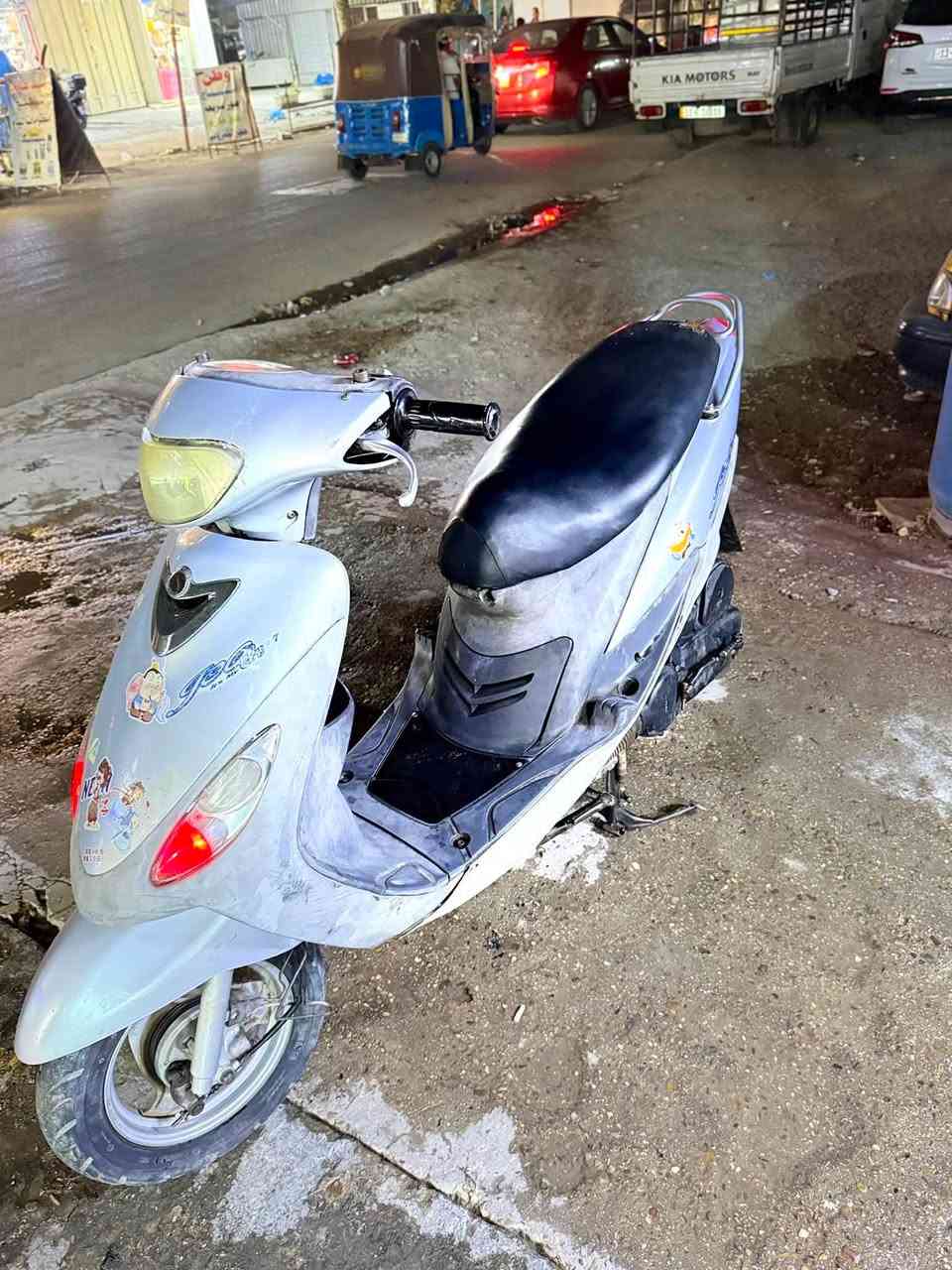 سلام وعليكم ماكس قجمه البيع دراجه شلعه معدل كهربايات كلها شغاله دراجه مبيها اي شي نقصها وقيه مال طين فقط العنوان المشتل شارع المطبك السعر 450 كفرات كلها ختم واحد رقم ***********
