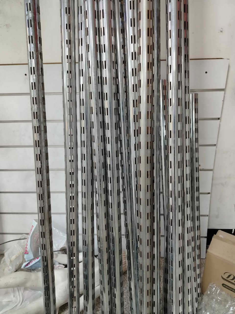 للبيع بسعر بلاش
ديكور و اثاث محل كامل للبيع
اذرع استيل هوكات تعليك الملابس
ذراع استيل الرفوف الجام
بوري كروم استيل جوكر جنكل
استاند ملابس 6 ازرع استيل
ميلكان نسائي
منزع خشب تركي بابين
شاشة اعلان خارجية حجم كبير مترين ونصف مع البرماج كامل
فاترينات وسطية جهتين راقية جدا جوكر تصير رفوف وتصير تعليك
ويتوفر اهواي مواد اخرى داخل المحل 
مكاني كركوك لاستفسار مراسلة الخاص او الاتصال على الرقم ***********
