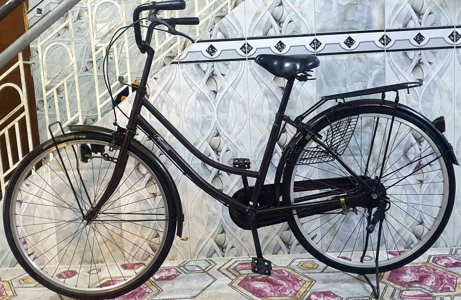 باسكل سوبر A حجم 26 بريكات أمامي خلفي شغاله داينمو لايت اصفر شغال قفل وره شغال باسكل نضيف مال حاويه ولون مميز المكان ناصريه قضاء سوق الشيوخ  مركز السعر 120 وبي مجال 
رقم الواتساب لتواصل ***********
