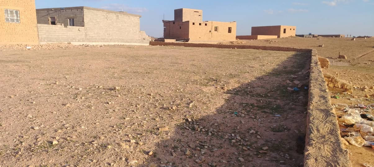 للبيع: قطعة أرض بمساحة مميزة (800م)
على شارعين ومن الجهة الغربية وادي مدف نه ومحدولة كاع عدله وحلوة 
​موقع ممتاز في [حي غزة] شارع برج الاتصالت نهاية التبليط مباشر
​أبعاد متساوية وسهلة في التصميم المعماري.
​جاهزة للبناء الفوري.
​محيط سكني هادئ وراقي.
📞 للتواصل مباشرة بي وتساب  [*********** ]
موجود خاص
السعر المطلوب ١٢ ونص وبيها مجال بسيط
