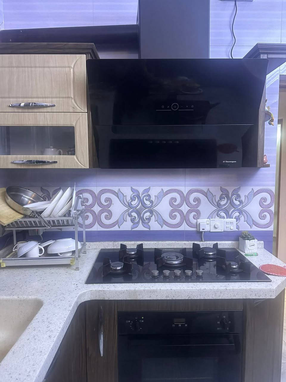مطبخ للبيع
***********
