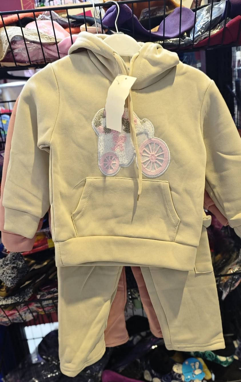 #تخفيظات تراك بناتي خامة ثخينة
باقي فقط قياس سنتين
متوفر بلونين
سعر 4000
خدمة توصيل داخل جلولاء مجاني
موقعنا الشهداء /شارع السايدين/مقابل جامع الفرقان


**إذا كنت صاحب هذا الإعلان وتريد حذفه لأي سبب، رجاءا أرسل رسالة إلى الدعم الفني**