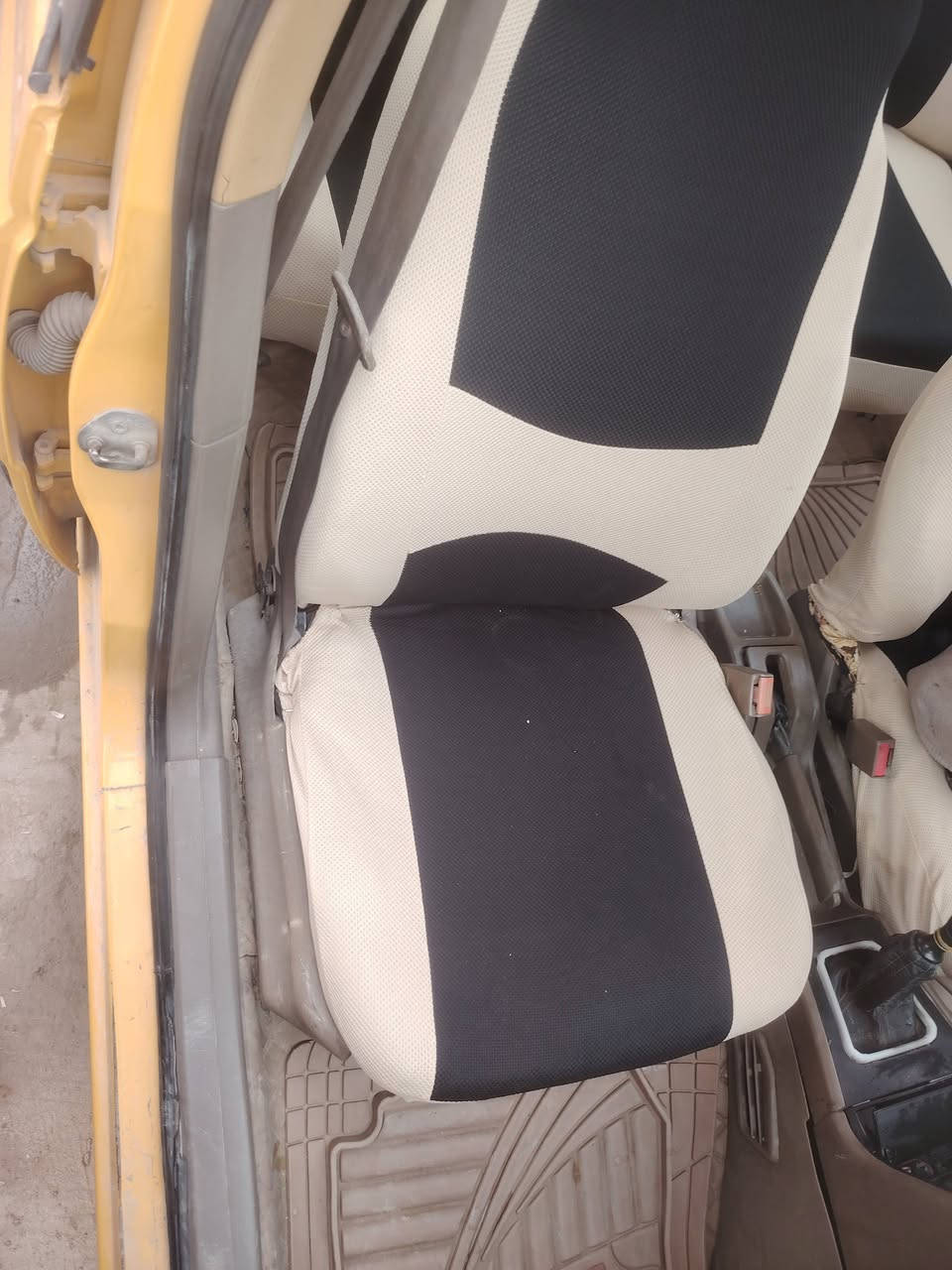 سلام عليكم ورحمة الله وبركاته عندي بيجو 16 اكد رقم نجف مشروع وطني بيه صبغ بدور الخلفي بس صبغ بدون معجون والباقي كفاله تخم تاير باتري جديد ضنان حداديه امامي ستوني منزلها بقت الخلفيه زنون ودوشمه جديده بيع مستعجل ٣٦ وبيها مجال شراي اتصل مارد لا تعليق ولا خاص مكاني نجف ***********
