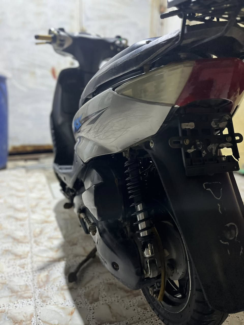 اسلم عليكم شباب سكنس نثيه للبيع بوشه وبستم رياضي اصلي 58 دبلات جديد اصلي دسكات جديد اصلي. الدراجه امعمره تعمير مال جناي خير من الله لا تنقيص لا ابخير اوراق كامله  تجي احولها بسمك عارضها ب450وبيه مجال 
اتصل وتدلل***********
