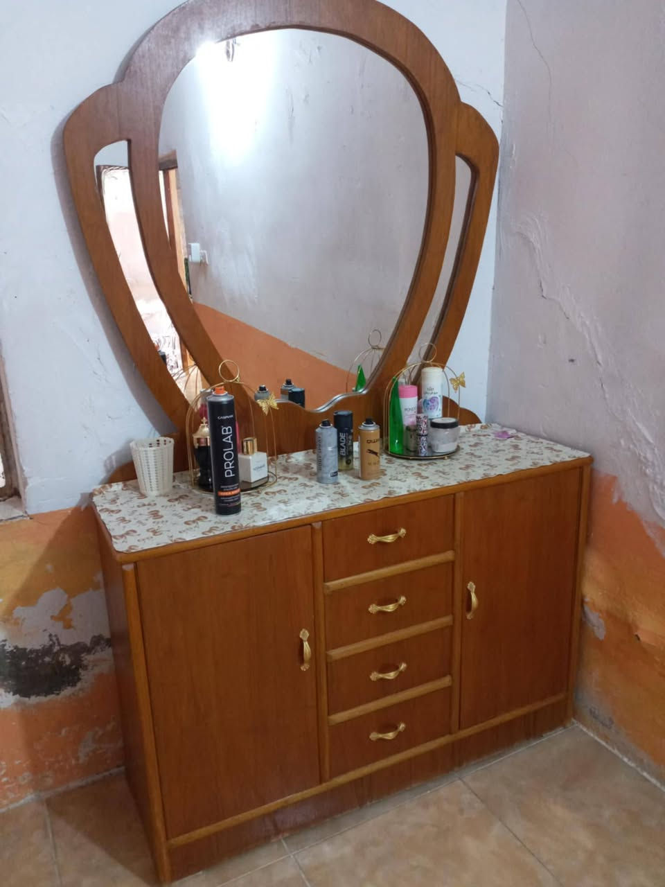 غرفت نوم استعمال قليل اي عيب مابيها سعر 750وبيها مجال راسلو هاذا الرقم ‏‪***********‬‏بي واتساب
