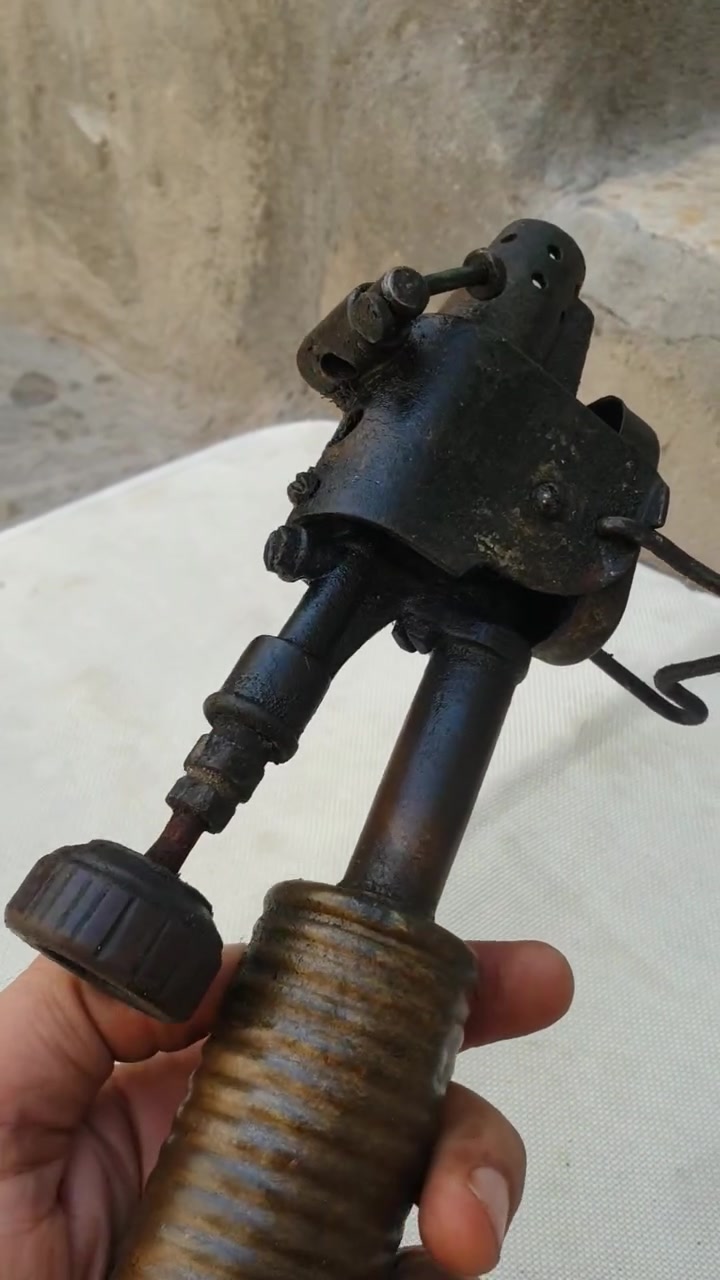 تورج لحام سويدي
