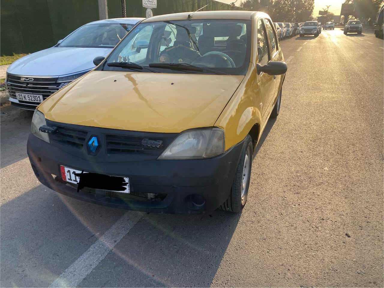 السلام عليكم 
للبيع رينو لوكان 2010
رقم بغداد انكليزي تحويل مباشر 
سنويه لل 2029 وهزتها بشهر ال7متحتاج هزه فقط تحويل
مكينه وكير مكفولات حداديه جديده +تخم تاير جديد
تبريد شغال سياره ناعمه وحلوه ترايك وين مايعجبك
بيها تعمير هلالت واركان البيبان الاماميه فقط
السياره خير من الله سعرها 40 وبيها مجال 
مكاني بغداد حي الضباط الثانيه خلف البلديات 
للاستفسار ***********
