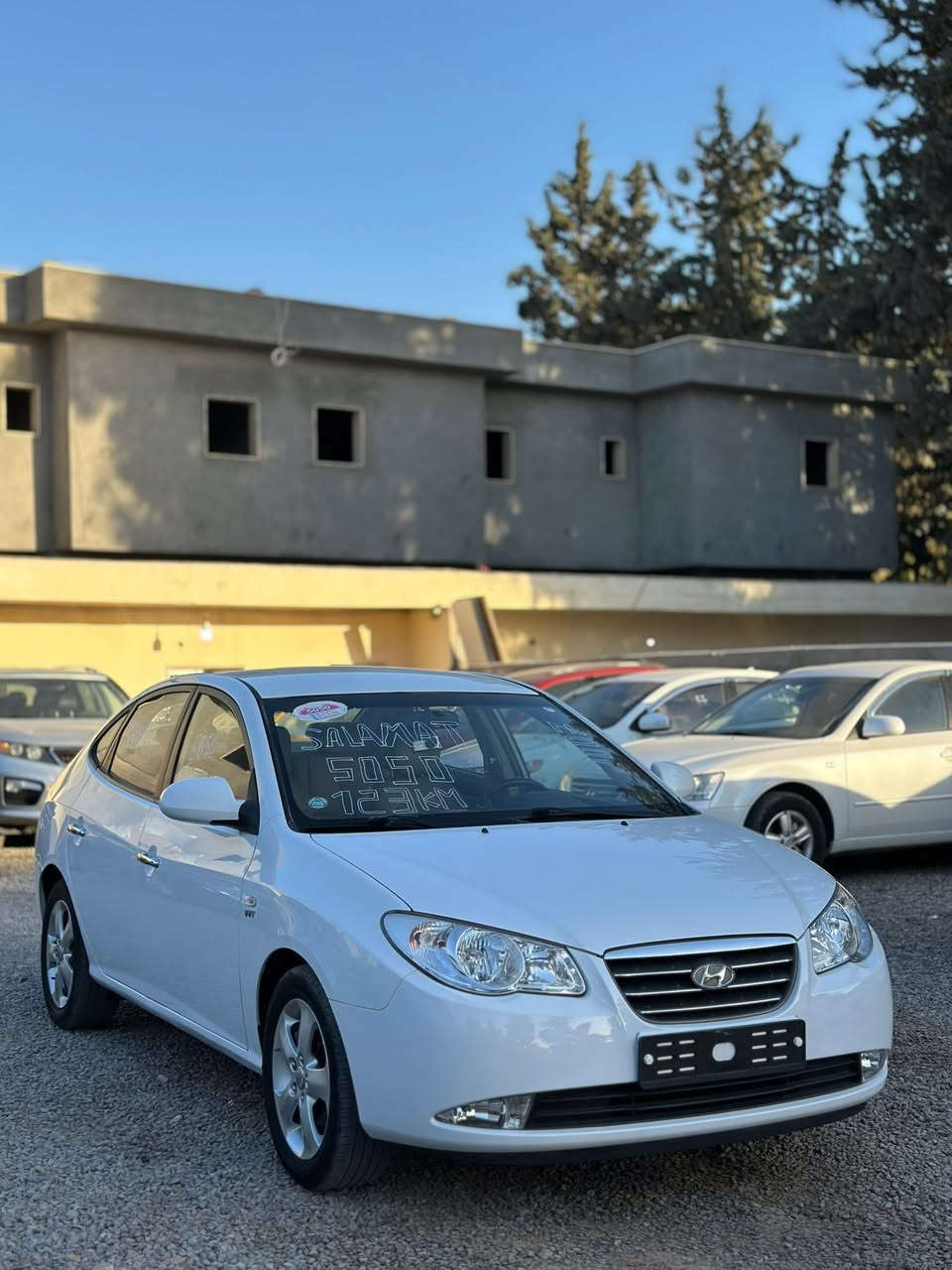 ✨ #معرض_المسار_الصحيح_يقدم_لكم ✨
عرض اليوم وعلى بركة الله ✅ :

• 🔑نوع السيارة: هونداي

• 🏎️ الفئة : أفانتي 

• 📅 سنة الصنع: 2008

• 📈 المسافة المقطوعة: 123 الف KM اصلي بالورق✅

• 🎨 اللون الخارجي : أبيض

• 🛋️ لون الداخلية : جلد بيج

•📄 جمرك رسالة مفتوحة دخول حديث 

المواصفات الفنية:

• ⚙️ المحرك: 1.6  كتينة حديد  

• 🕹️ ناقل الحركة: اوتوماتك 

• ⛽ نوع الوقود: بنزين 

✨ كماليات السيارة: 

• مكيف ديجيتل 

• مرايات كهربائية 

• تحكم في المقود 

• تسخين في الكراسي  

• مفتاح كود ولارم

• مسجل   

• مدخل AUX USB

• ديسكو 17 الكبير   

• كاميرة خلفية    

•كراسي جلد بيج    

•سيرية ايطارات جديدة 

• شكورطة وعدتها كلها موجودة 

• بطنها نظيفة خالية من الرطوبة والخزيز 

الحالة العامة:

• 🛠️ تم الكشف على السيارة ولا وجود لأي اعطال 

• خالية من القص والسوس والقشرة والحوادث نهائي ✨

• كربون الاصلي وبالكشف والضمانة ✅

• أوقات العمل والاتصلات : من 10:30 صباحاً الى 8 مساءً 🕰️

  للتواصل:

• 📍 موقع المعرض على خرائط قوقل  الفرع الاول : https://maps.app.goo.gl/45Z5WPXAGxrwD9Jn8?g_st=ic

• 📞 للاستفسار: 093.119.09.01


**إذا كنت صاحب هذا الإعلان وتريد حذفه لأي سبب، رجاءا أرسل رسالة إلى الدعم الفني**