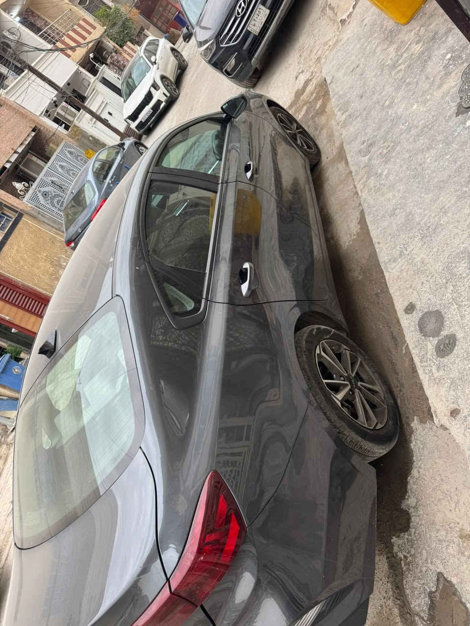 كيا فورتي ٢٠٢٣ 
لون فيلي 
ماشيه ٣٥
بدون صبغ 
بارد فقط بالبنيد 
شاشه فول تحكات ستيرن
٣ انضمه قياده 
رقم بغداد دولي جديد 
 السياره جديده
للاستفسار ‎0771 484 3315
مكلف بالنشر السيارة مو اليه
