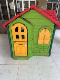 بيت للطفال كبير انظيف جداً  ارتفاع متر ونص والعرض متر وربع يحتوي على ب...