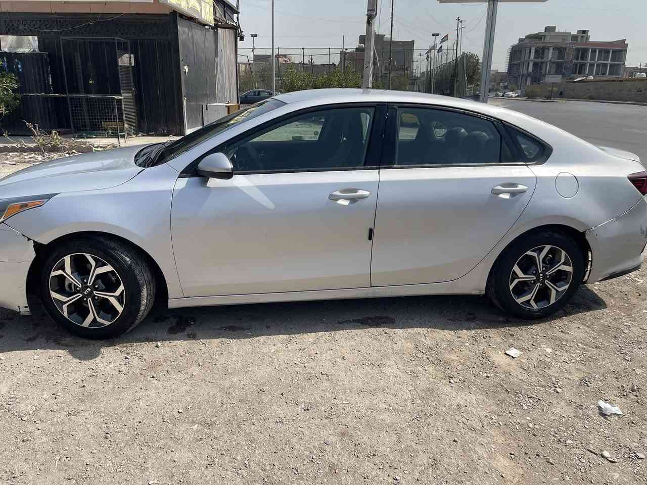 السلام عليكم 
فورتي وارد امريكي 2020 
حساسات اماميه 
كيرSvt
السعر 125$
مكاني بغداد طالبيه 

‭0770 254 2445‬
