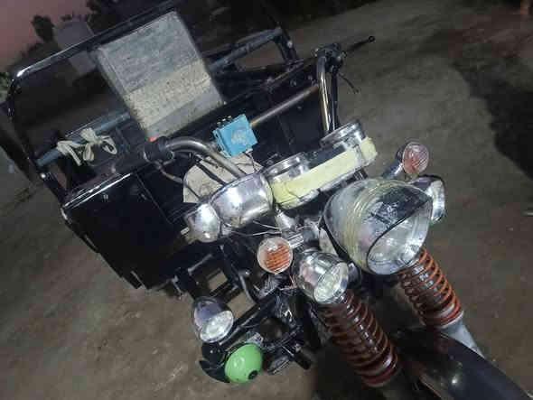 عليكم
ستوته للبيع
موديل 2014
  شاص جديد
اوراق صولي
مكان بابل الناحيه الطليعه
السعر ( مليون  وبيها مجال للطيبين
رقم (***********
