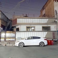 للبيع بيت في حي الجامعة قرب جامع نجمة يقع في الشارع الموازي للشارع الخ...