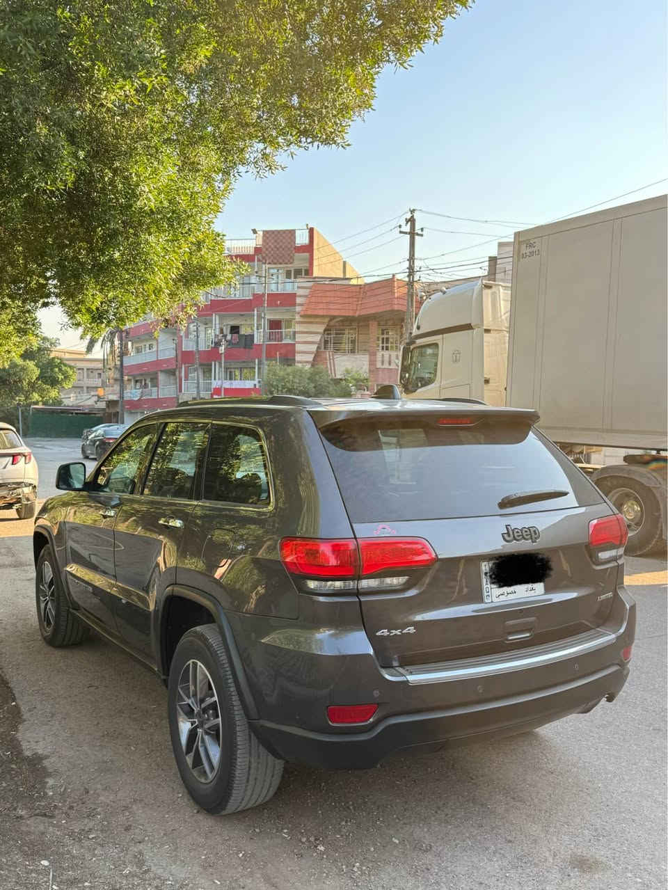 السلام عليكم 
جيب 2019 وارد امريكي
لمتد فول مواصفات: بصمة، كشنات جلد، مقاعد تدفئة تبريد 
ستيرن تدفئة ، ذاكرة مقاعد ، كشنات كهرباء، حساسات ، عدة الفتحة وهواي مواصفات غيره.
الضرر: جاملغ وبنيد فقط
السعر: 190$ وبيه مجال بسيط 
الاستفسارا: *********** بغداد, العراق
