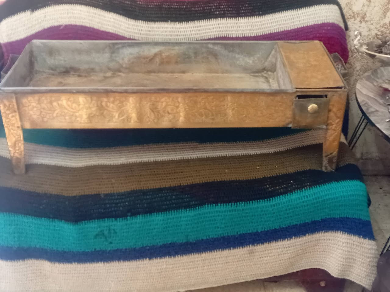 منقل نحاس تراثي قديم يدوي تباشيم نقش ابره بارز بزخارف نباتيه قياس ام في ٤٠سم مفضض 
٠٧٩٥٢٦٩٧٤٠


**إذا كنت صاحب هذا الإعلان وتريد حذفه لأي سبب، رجاءا أرسل رسالة إلى الدعم الفني**