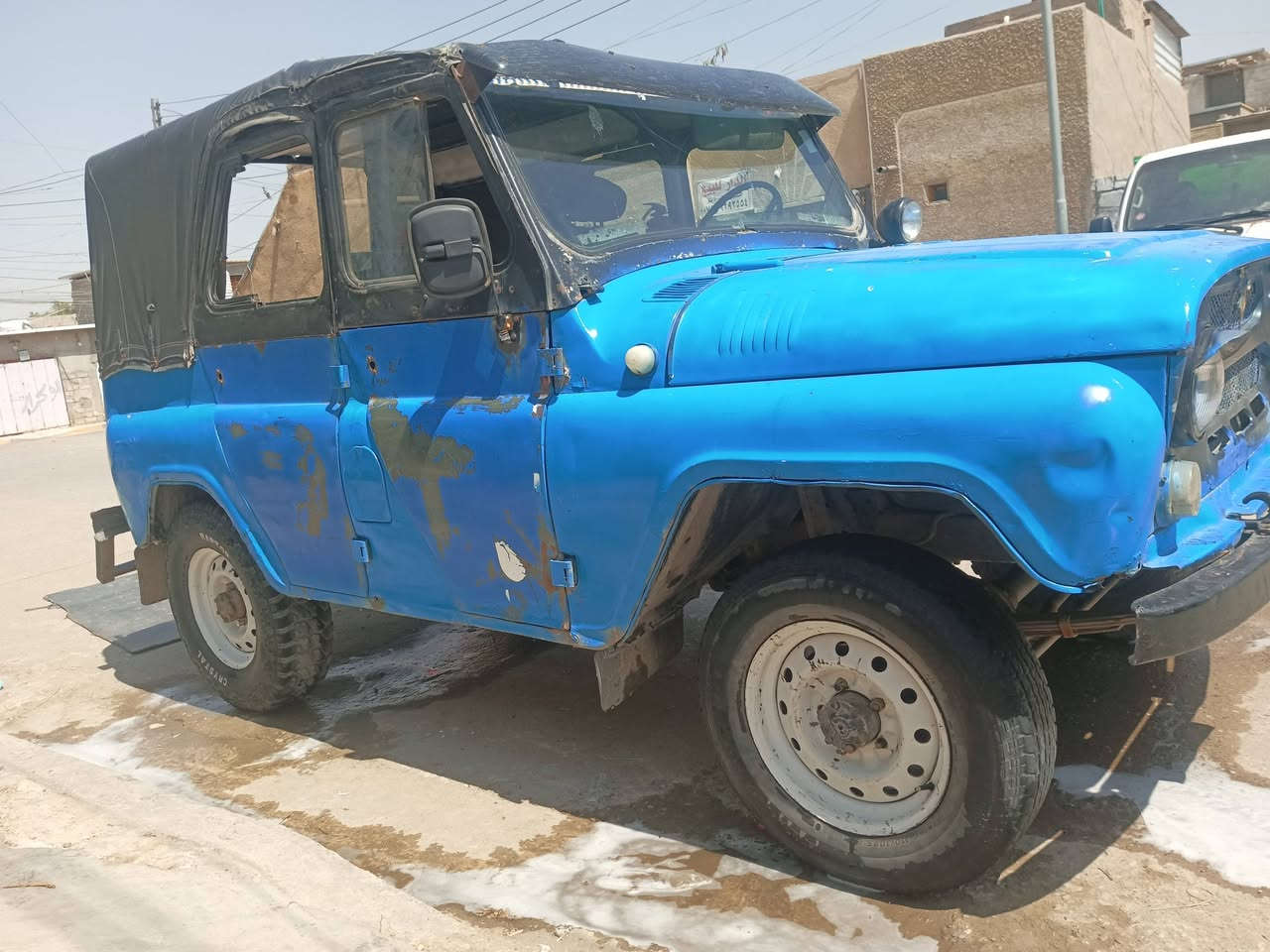 السلام عليكم واز للبيع موديل 88 ماكينه وكير خير من الله تحويله ديسكات الامامي اربع بيبان زيتوني مالات فحل سياره خير من الله كهربات كلها شغاله الشراي يتصل ***********
