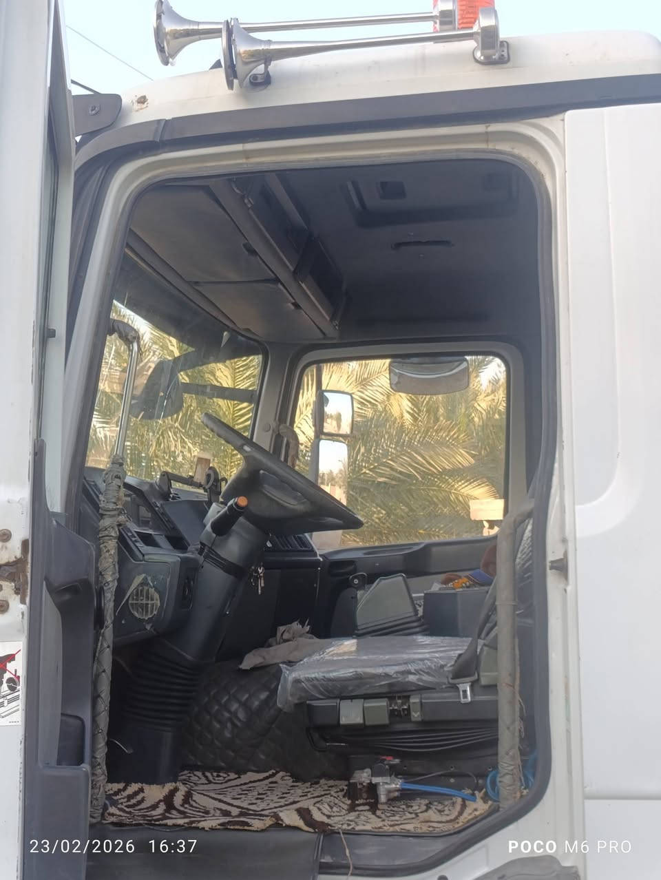 سلام عليكم اكتروز للبيع موديل 2002 بموديله مامعلايه وبسنويه مربوطه قاطره مقطوره وسنويه تسقط 2028
تخم تاير 41/46بلاديه مكفوله 
الاستفسار ***********///***********
