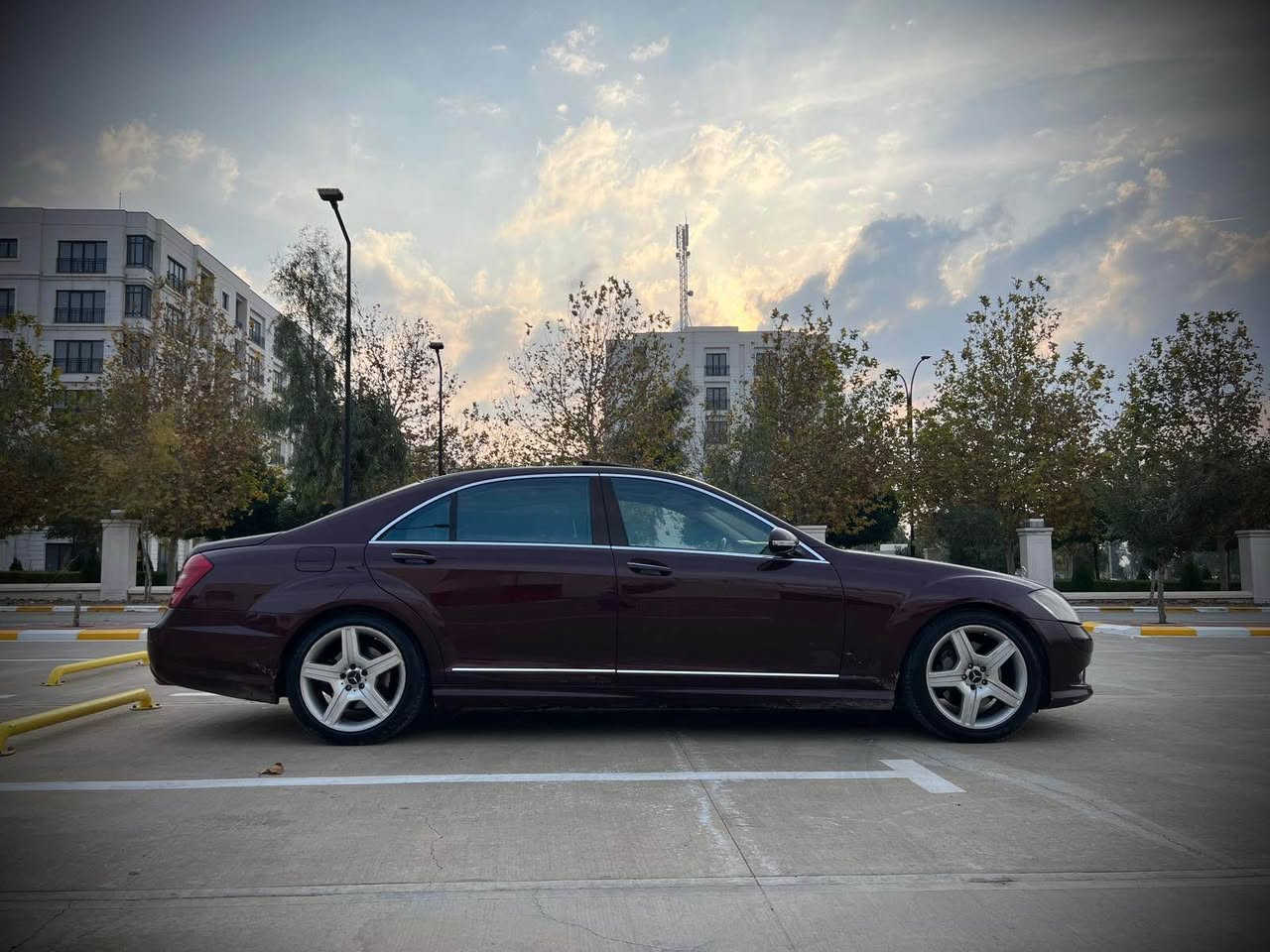 ‎سەرەتا بەناوی خوای گەورە فرۆشتن مارسیدیز بێنز

Mercedes Benz S500 AMG
‎بۆیاخ٢پارچ بۆیاخ بێی داخیل لێدران بەشەرت
‎بێ چاڵ بێ شوخت 
‎
‎مۆدێل 2009🔸
‎سەیارەكە ساغە بۆیاغە دعمو لێدران بەشەرتە🔸

‎قەپات مواسەفات🔸
‎سلایت🔸
‎دەرگا شەفت دەگارلارج سنوق شەفت🔸
‎٣پەردە بیلادی🔸
‎جام پۆلۆ رایسو فۆتۆ بیلادی🔸
‎دەبلەكانی هەواین بەرزو نزم ئەكرێت وەسپۆرتە🔸
‎شاشە گەورە و گێچ ئەلەكترۆنی كامل حاسە🔸
‎ كوشن جلد و سارد و گەرم مەساج و خەزن🔸
‎لایتەكانی پێشەوە عەدەسەیە بیلاد عەدەسە زینۆنو لیدە
‎لایت لەگەل سوكانا پێچدەكاتەوە و بەرزو نزم دەكات🔸
‎سیستەمی دەنگی burmester 13 مكەبەرە🔸
‎٦ سیدی و تەبریت مەركەزی و سنوق كارەبا🔸
‎زۆر زۆر تازەیە كامل سێرفیز كراوەتازە🔸
‎ژمارە تەلفون ***********📞 🔸 أربيل, العراق
