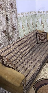 تخم للبيع 4 كراسي وقنفتين 4 مقاعد .. السعر 250 بي مجال 07709740284