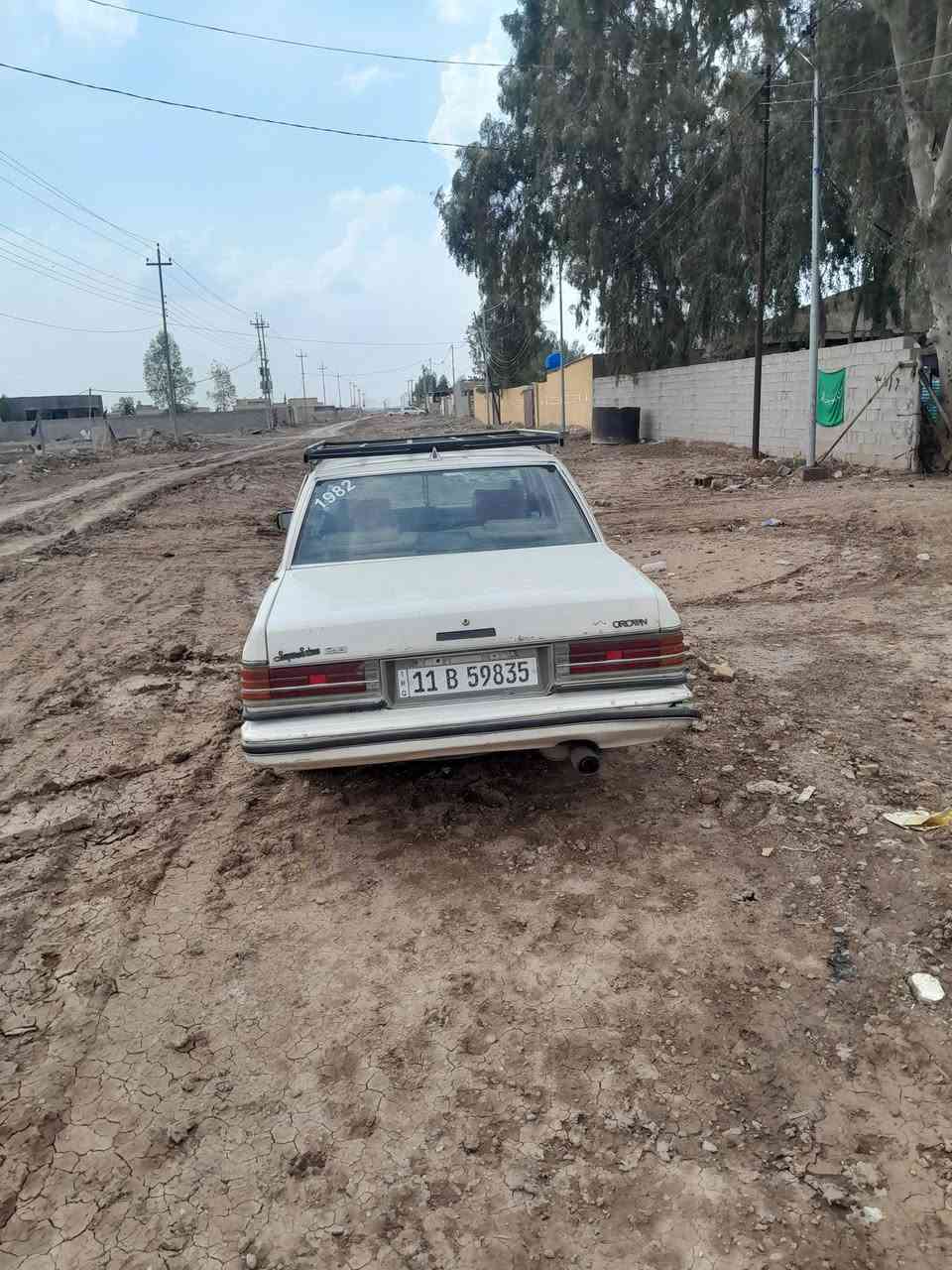 السلام عليكم سوبر موديل٨٢ مكينه ففتي خير من الله مابيهه ضربه بيهه نقوصات قليل مصبوغه عام مكان السياره بغداد سبع قصور  رقم الهاتف ***********
