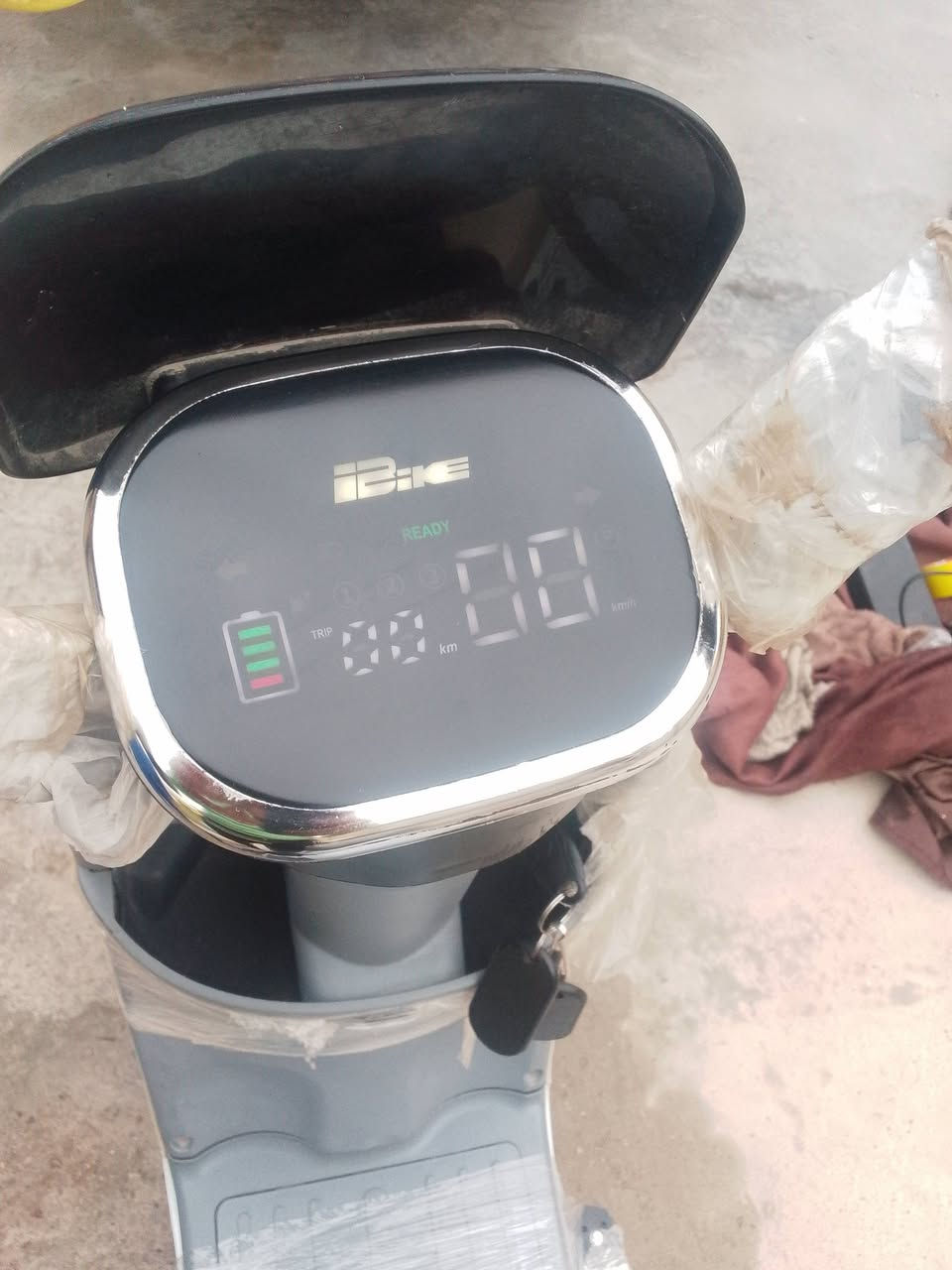 دراجه شحن للبيع مامستخدمه هواي شهر ونص فقط وكلهه شغاله وجديده السعر 250
رقم الهاتف ***********
