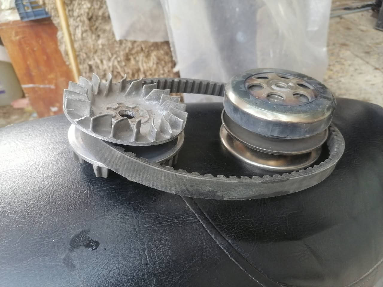 السلام عليكم
عندي غراض ماكس منغولي
كابريتر كلجات خلفي امامي وقايش
صالنصه لحيه كلهن شلع للبيع مكاني بغداد
سعرهن ٤٠ الف كلهن شلع
***********
