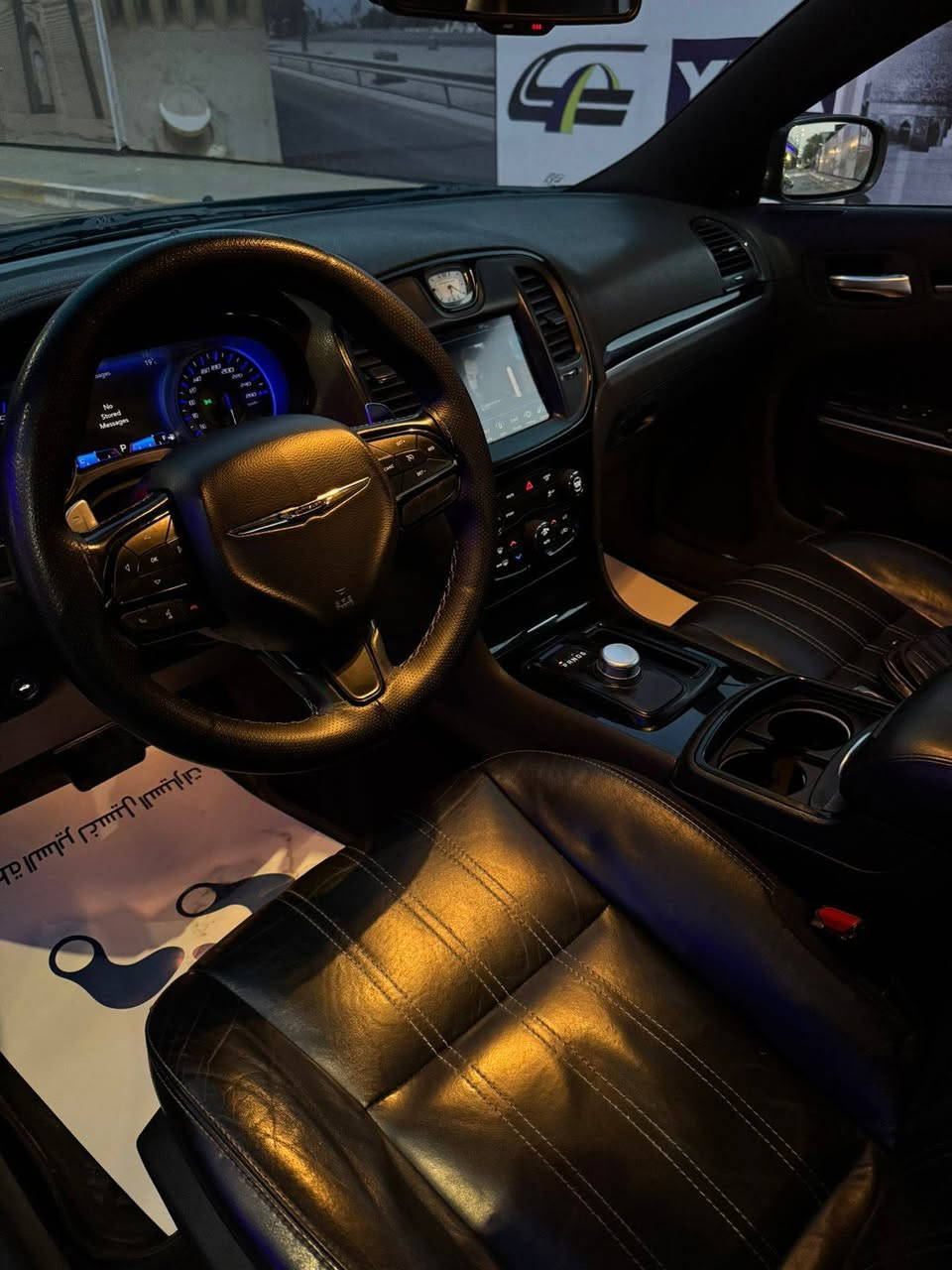 اوباما كرايسلر 2018 اصل 
وارد كندي داخلة كلين تايتل 
مامشتغلة خط استعمال شخصي سنوية بسمي 
مكينة 3,600 ستة سلندر تو ويل 
بالـعراق أنطخ باب السايق والجامرلغ الامامي ثنينهم طخه بسيطه تصلحت صبغ بدون معجون
والبنيد ع كد شبرين مال طابوكة على كدها تصلح 
الايرباكات كلها سليمه رقم اربيل الجديد
هزه وفحص وسنويه كله جديد 
ماشية 261666 تقريباً km
ــــــــــــ
فول مواصفات بدون بنوراما 
فـئة S  اكثر فئة مرغوبه بـ الاوباما
تحكم ستيرن جهتين
شفتات 
شاشة كبيرة  
داخل اسود حفر حرف S بلاد ع الكشنات
الكشنات حضن  
تحكم ستيرن كهربائي 
تدفئة كشنات أمامية   
تشغيل عن بعد 
كامرة خلفية 
سيستم صوت الباين 
 
ويل بلاد حجم 20 الأصلي + تخم تاير جديد  
منظومة زينون LED عالي ناصي أعلى مستوى 
كروز مثبت سرعة  
الـسيارة جاهزة كاملة مكملة من كلشي ماتصرف عليهة ابد
مكينة وگير وأكسل كلة على وضع الشركة وشرط الفحص 
ـــــــــــــــــ
السعر انسب سعر راح تشوفه بهاي النظافة وهذا الموديل 
210 ورقة بيها مجال حك الجيه 
بغداد الكرخ حي الجهاد (الأطباء)
رقمي ***********
