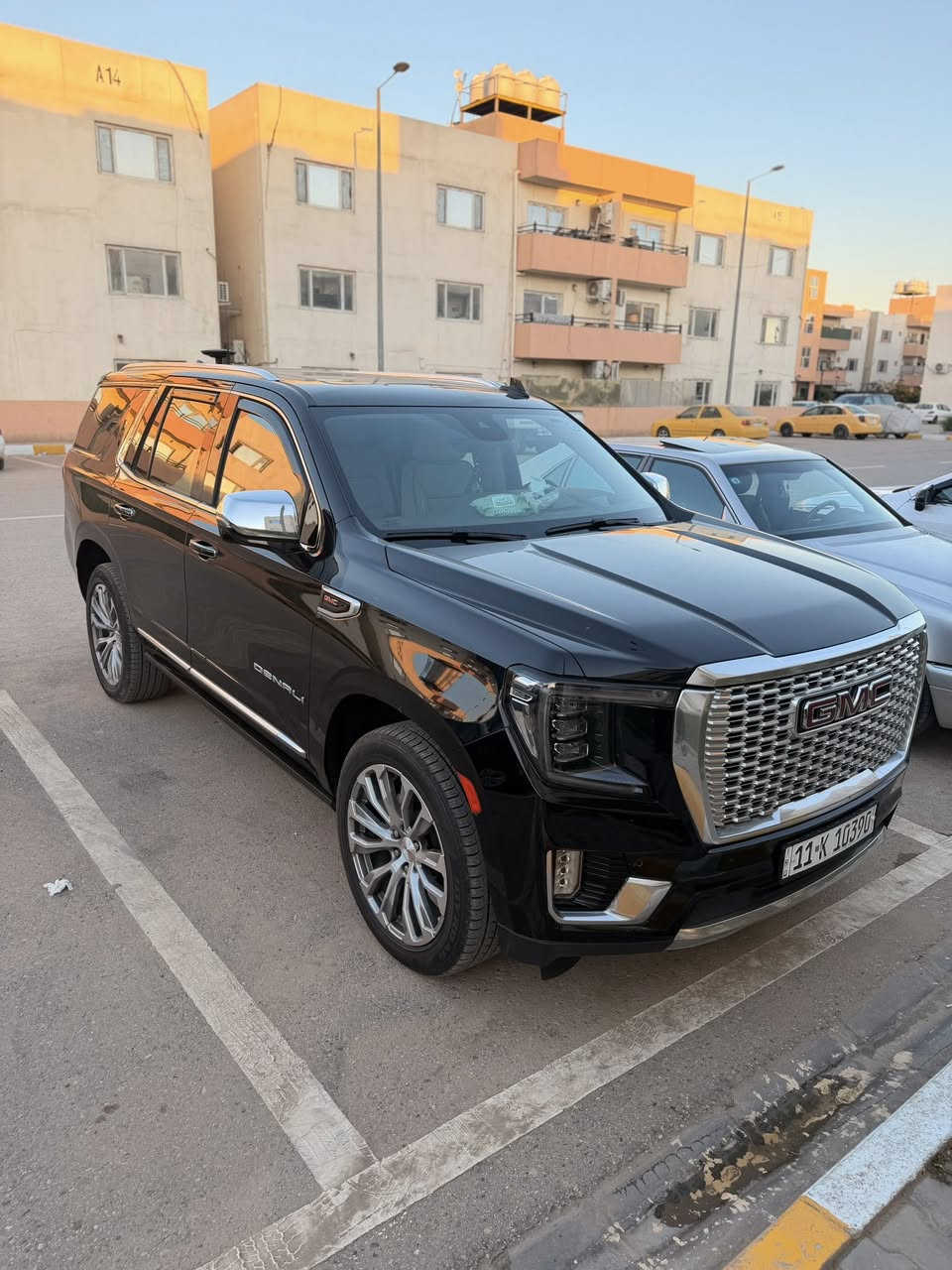 � فرصة ذهبية | للبيع GMC Yukon Denali 2023 فل كامل
🔥 موديل 2023 | وارد خليجي | تحت ضمان الشركة 🔥

📊 الممشى: 47 ألف كم (حقيقي ومضمون)

✨ المواصفات الفخمة:

* فتحة سقف بانوراما كاملة

* محرك قوي جداً وأداء عالي

* داخلية جلد فاخرة (نظافة وكالة)

* شاشات متعددة + نظام ملاحة

* كاميرات 360 + حساسات أمامي وخلفي

* تشغيل بصمة + ريموت ستارت

* تبريد وتدفئة مقاعد

* نظام صوتي احترافي

* دبل (دفع رباعي) جاهز لكل الطرق

🔧 الحالة:

السيارة شبه جديدة حرفياً، استخدام خفيف جداً

ممشى قليل مقارنة بالموديل

ما تحتاج أي صرف نهائياً

💎 نقاط القوة:

* تحت ضمان الشركة (راحة بال)

* وارد خليجي (تحمل عالي للجو)

* نظافة عالية جداً + جاهزة للاستخدام

📍 الموقع: (مجمع بسمايه)

💰 السعر: (لمعرفه السعر الاتصال على الرقم..)

📞 للتواصل: (‭0771 340 0637‬)

⚠️ تنبيه:

سيارة بهالمواصفات + ممشى 47 ألف فقط تعتبر لقطة بالسوق

الجاد فقط يتواصل
