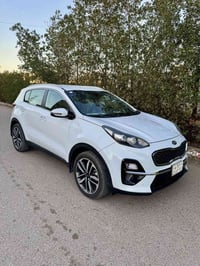 سبورتج موديل ٢٠ خليجي  سياره كفاله عدا مكانين بارد سونار مرفق  مواصفات...