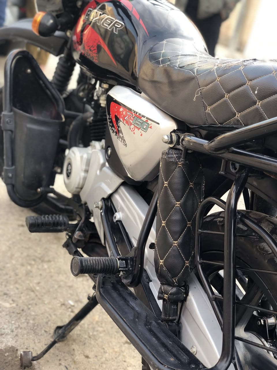 سلام عليكم من رخصت الكروب بوكسر جبلي وراق دراجه مكفوله نضافته شوفت عينك وتجي تكلب وتشوف دراجه دراجه مال بيت مخليه على كد طلعتي لسوك مكاني بغداد الشعب :سعر مليون ٤٠٠وبيه مجال 
١٤٠٠:رقم تليفون :*********** اي وقت موجود تصل ودلل
