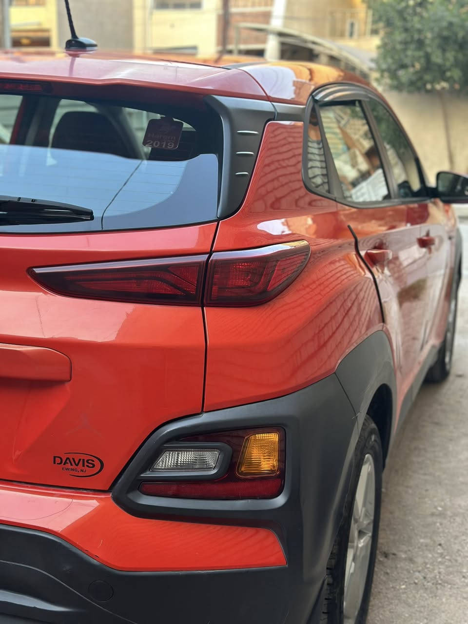 السلام عليكم
للبيع هونداي كونا لون مشمشي 🧡
‎2019 وارد امريكي
مكينة 2000 دوش المرغوب 💯

مواصفاتها 
رادار امامي
محدد سرعة 
كاميرا خلفية 
حساسات
توقف ذاتي

ماشية ٦٨ ميل

حادثها جاملغ امامي جهة السايق طاك ايرباك ستيرن فقط بدون دواخل شاصي سليم موجود حادثها بالصور و راح ارفقلكم رقم الشاصي وربع باب السايق مرشوش .
رقم شمالية (سليمانية) 
تحويل مباشر بأسمي السيارة 

السيارة نظيفة وبدون نواقص بيها ملاحظات بسيطة جداً .
السعر 123 وبيها مجال بسيط 
مكاني بغداد السيدية 
***********
