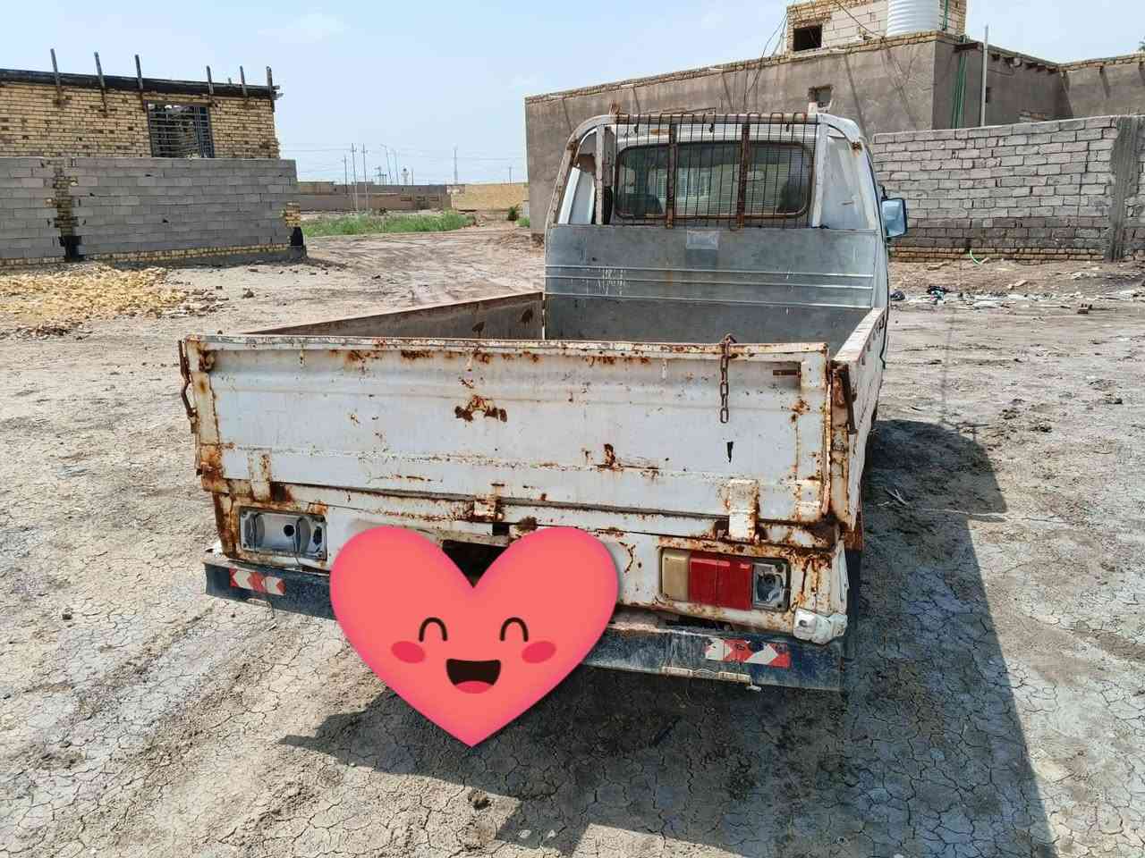 السلام عليكم كيا للبيع موديل 94 ماكينه وقير وشاص مقفولات السياره بدون رقم السعر 15 وبي مكان الديوانيه***********
