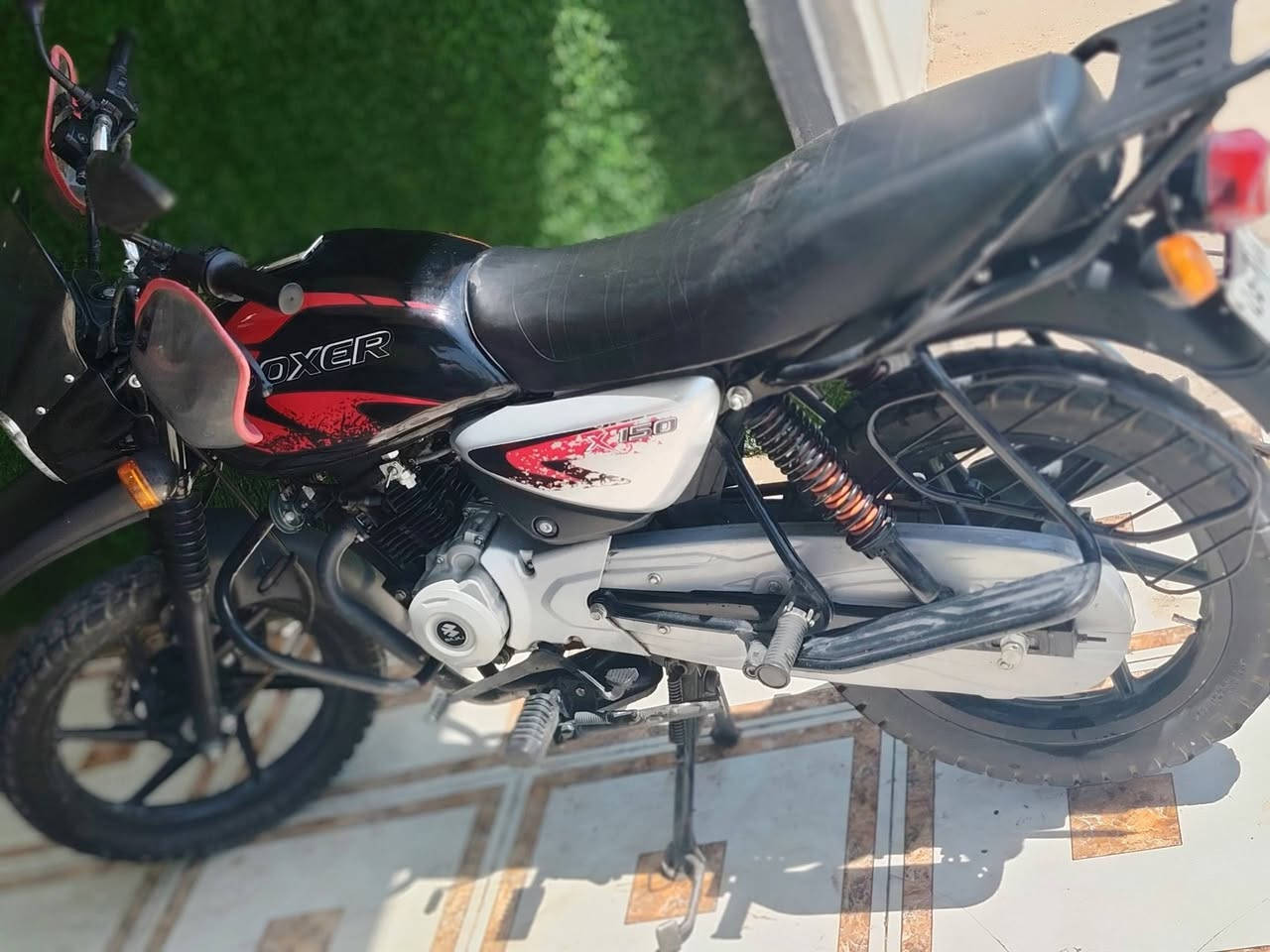 🏍️ دراجة باجاج بوكسر (Bajaj Boxer X150) للبيع
​الدراجة بحالة ممتازة وجاهزة للاستخدام، ومعها كافة الأوراق الثبوتية والسنوية
نظيفة.
​📋 تفاصيل ومواصفات الدراجة:
​النوع والموديل: باجاج بوكسر (Boxer X150).
​سنة الصنع: 2023.
​اللون: أسود ومطعم بالأحمر والأبيض (كما في الصور).
​حالة المحرك: ممتازة وجاهزة للاستخدام اليومي.
يوجد واتساب
***********
