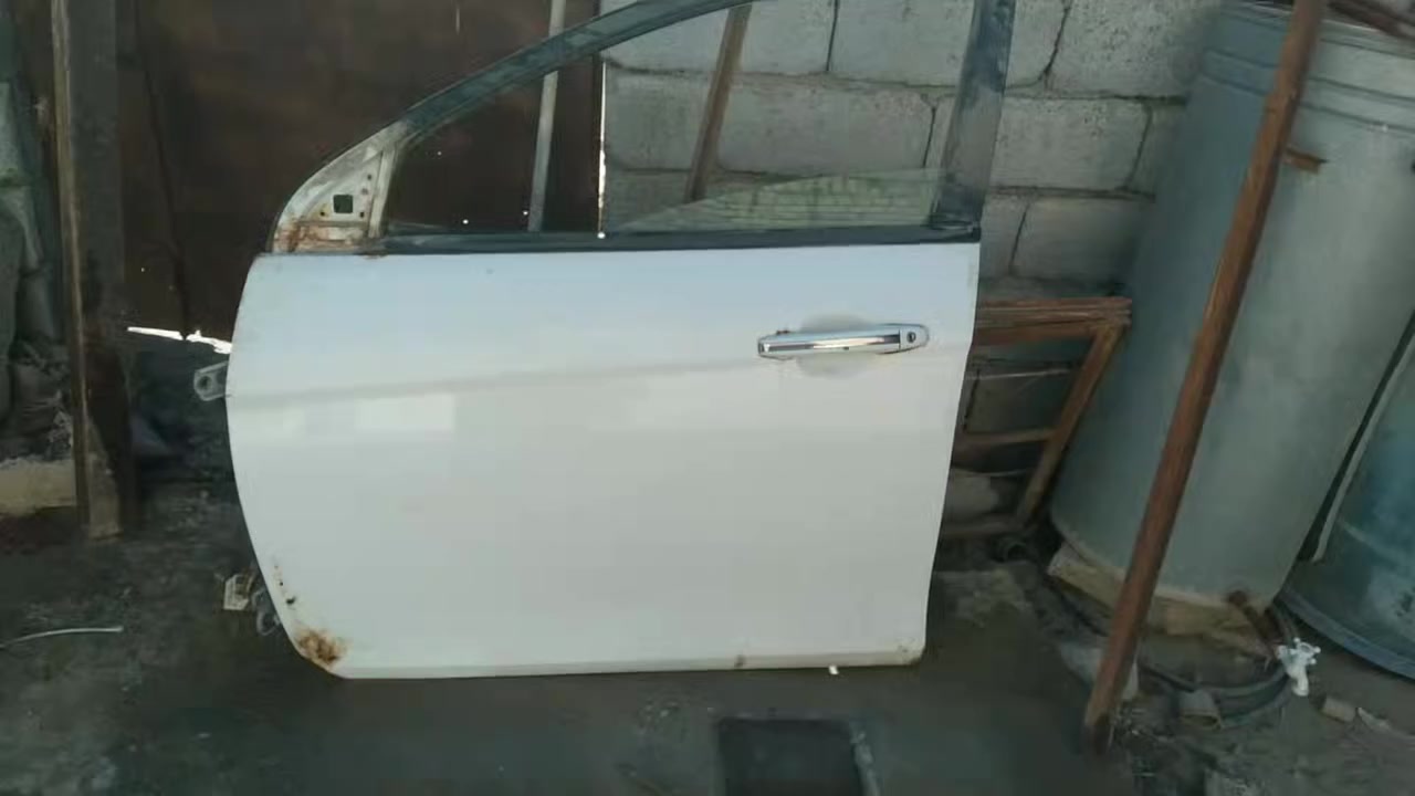 السلام عليكم عدي بيبان ام كراند وعدي شباج وسلايت وتنته موجودات عدي ستفسار هاذه رقم مكان الناصريه ***********
